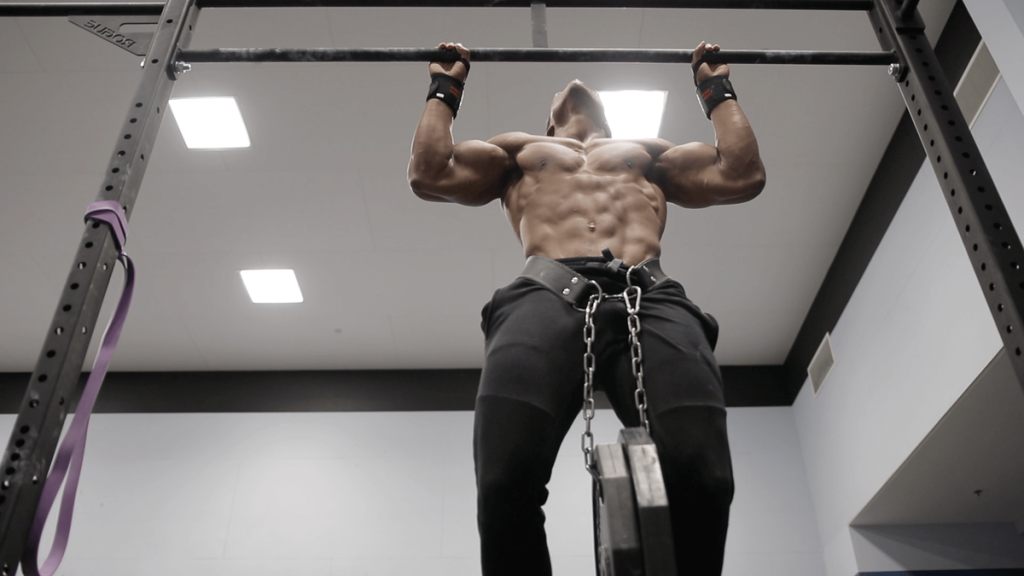 подтягивая с отягощением подтягивая с отягощением