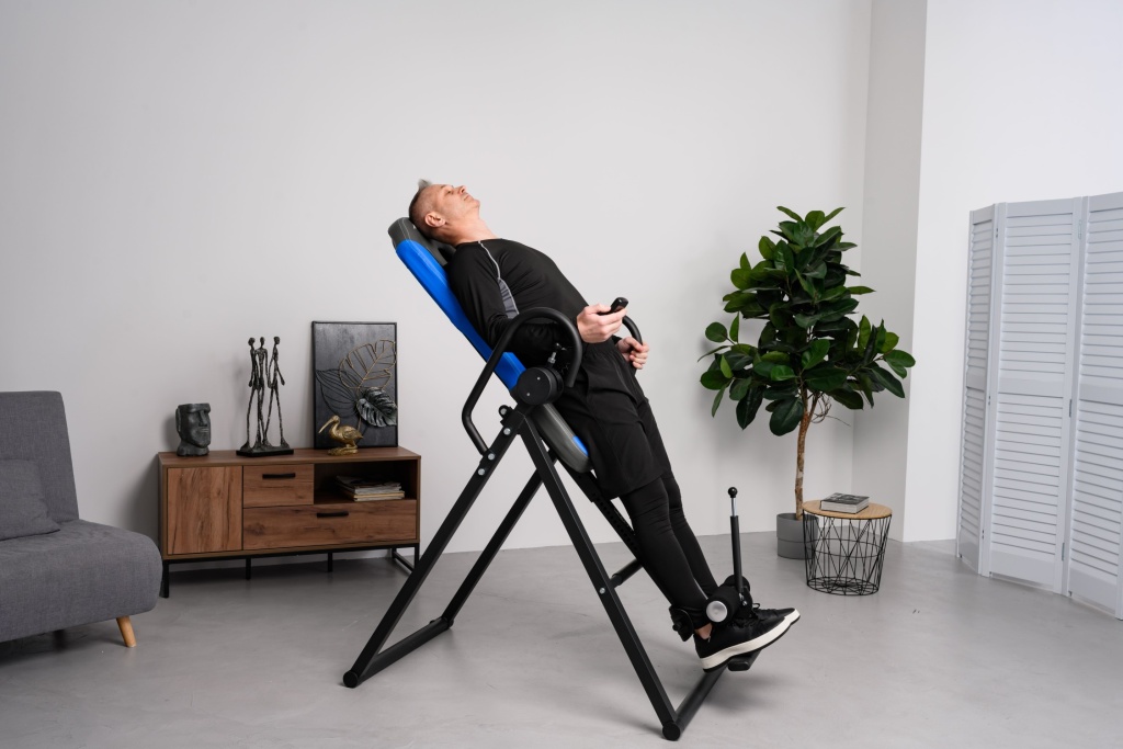 плюсы инверсионного тренажера