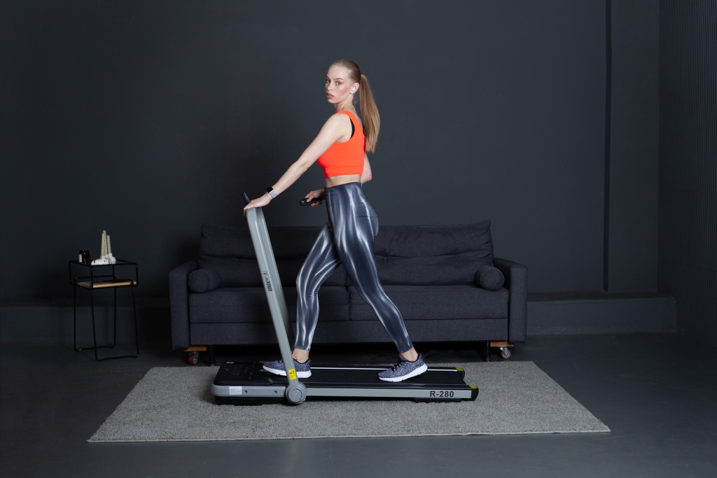 Беговая дорожка UNIX Fit R-280 model.jpg Беговая дорожка UNIX Fit R-280 model.jpg